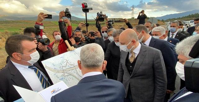 Bakan Karaismailoğlu İskenderun’da otoban bağlantı yolunu inceledi