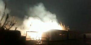 Hatay’da kopan elektrik telleri kamışlık alanda yangın çıkardı