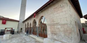 Afrin’deki Ömer Bin Hattab Camii ve Nebi Huri Türbesi restore edildi