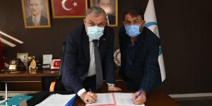 BAŞKAN YILMAZ, KADROLU İŞÇİLER İÇİN HİZMET İŞ SENDİKASI İLE TOPLU İŞ SÖZLEŞMESİNİ İMZALADI