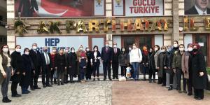 AK Kadınlar sessiz dostlarımıza yuva yaptı