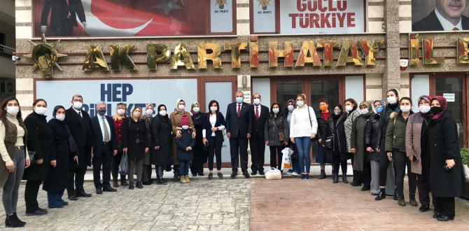 AK Kadınlar sessiz dostlarımıza yuva yaptı