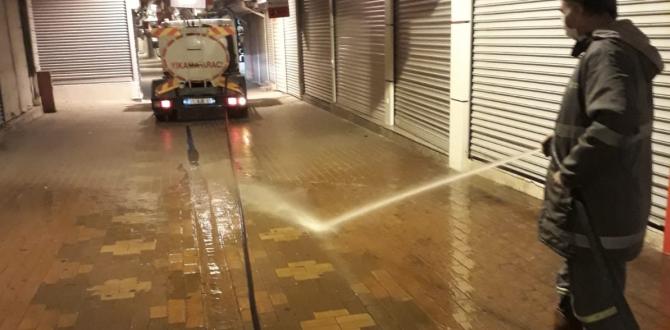 AYAKKABICILAR ÇARŞISI VE UZUN ÇARŞI’DA YIKAMA ÇALIŞMALARI