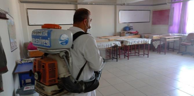 15 ŞUBAT’TA AÇILACAK OKULLARI ANTAKYA BELEDİYESİ DEZENFEKTE EDİYOR