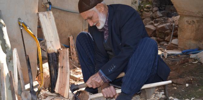 Ahmet dede yaptığı tahta kaşıkları gelinlik kızlara hediye ediyor