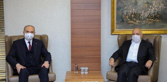 Başkan Özlü, Hatay’a fidan bağışladı