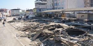 BAŞKAN YAVUZ YENİ SEMT PAZAR YERİ İÇİN YIKIM ÇALIŞMALARINI BAŞLATTI