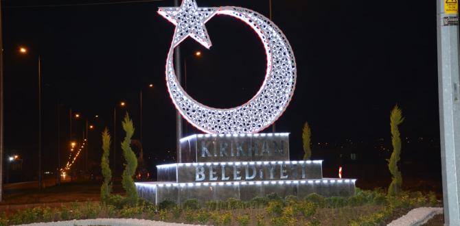 BAŞKAN YAVUZ; “KIRIKHAN’IN DÖRT BİR YANINI AY YILDIZ İLE SÜSLEMEYE DEVAM EDİYORUZ”