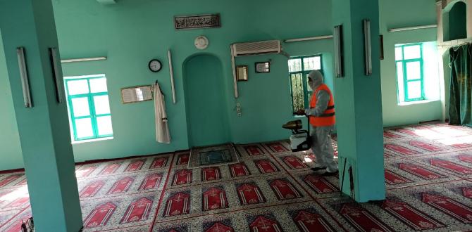 BAŞKAN YAVUZ CAMİLERİMİZİN DEZENFEKTE TEMİZLİK ÇALIŞMALARINI İHMAL ETMİYOR