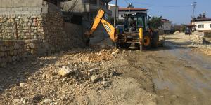SAMANDAĞ’DA CADDELER VE SOKAKLAR YENİLENİYOR