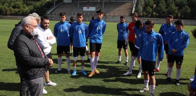 BAŞKAN TOSYALI 5 TEMMUZ İSKENDERUN SPORLULARLA İSTİŞARELERDE BULUNDU