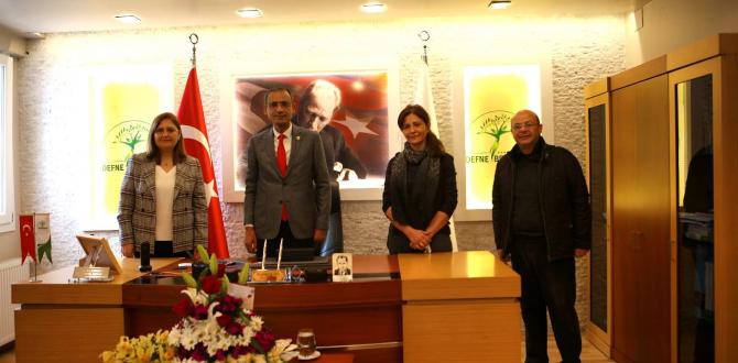 ADI PARKA VERİLEN DR.ADNAN EZELASOY’UN EŞİNDEN BAŞKAN GÜZEL’E TEŞEKKÜR ZİYARETİ