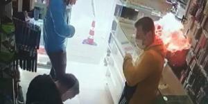 Cep telefonu bataryası bomba gibi patladı