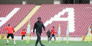Hatayspor, yeni stadyumunda yaptığı antrenmanla çalışmalarını sürdürdü