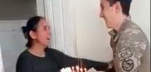Mehmetçikten annesine ağlatan doğum günü sürprizi