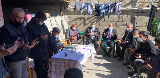 BAŞKAN YILMAZ İKİZ YAVRULARIN AİLESİNE TAZİYE ZİYARETİNDE BULUNDU