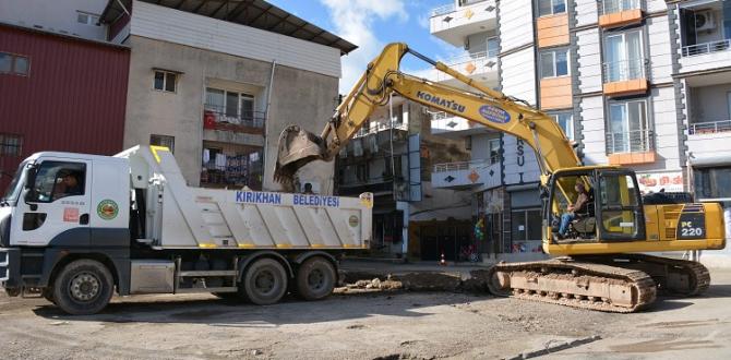 BAŞKAN YAVUZ YENİ SEMT PAZAR YERİNİN TEMEL KAZI ÇALIŞMALARINI BAŞLATTI