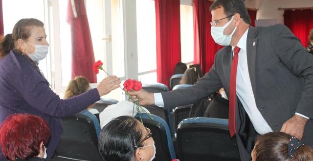 Başkan Eryılmaz Kadınlar Gününü Kutladı