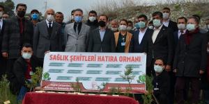 Sağlık çalışanları anısına 300 fidan dikildi