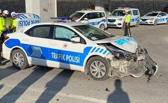 Hatay’da polis aracı ile otomobil çarpıştı: 4 yaralı