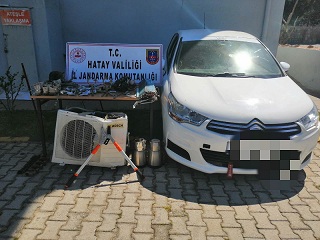 Belen’de hırsızlık şüphelilerine jandarmadan suçüstü