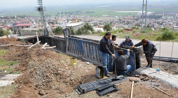 BAŞKAN YAVUZ YAPTIĞI YOLLAR VE HİZMETLERLE TAKDİR TOPLAMAYA DEVAM EDİYOR
