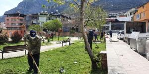 PARK VE YEŞİL ALANLARDA BAKIM VE ONARIM ÇALIŞMALARI DEVAM EDİYOR