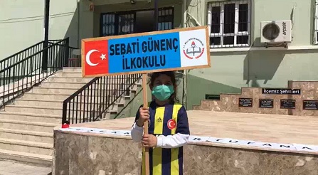 Ozan Tufan ve Rojin Tufan’dan “El Birliği Projesi” ile Hataylı öğrencilere kütüphane desteği