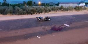Hatay’da kamyon motosiklete çarptı: 2 yaralı