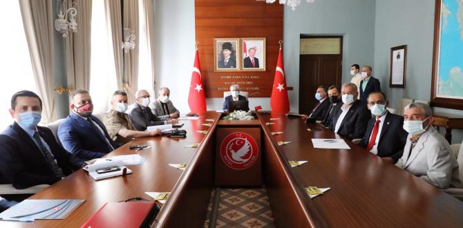 Vali Doğan kaymakamlarla VKS aracılığıyla buluştu