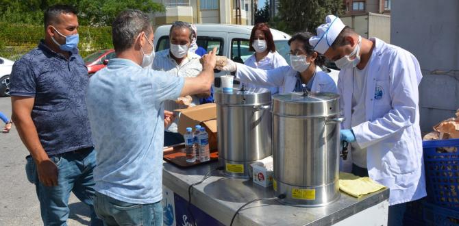 ANTAKYA BELEDİYESİ EKİPLERİNDEN SINAV ÖNCESİ ÇAY, SİMİT İKRAMI