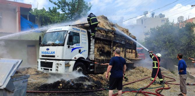 Hatay’da saman yüklü kamyon yandı