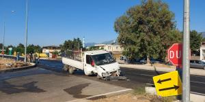 Hatay’da kamyonet ile otomobil çarpıştı: 2 yaralı