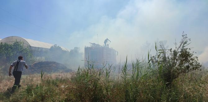 Samandağ’da seralar son anda yanmaktan kurtuldu