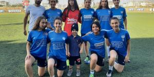 Defneli kızlar yeşil sahaya hasret