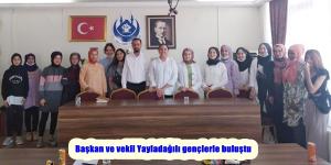 Başkan ve vekil Yayladağılı gençlerle buluştu