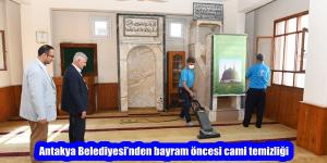 Antakya Belediyesi’nden bayram öncesi cami temizliği