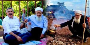 YAYMAN İLK ZİYARETİNİ ÇAYCI DEDEYE YAPTI..