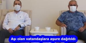Aşı olan vatandaşlara aşure dağıtıldı