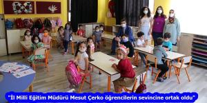 “İl Milli Eğitim Müdürü Mesut Çerko öğrencilerin sevincine ortak oldu”