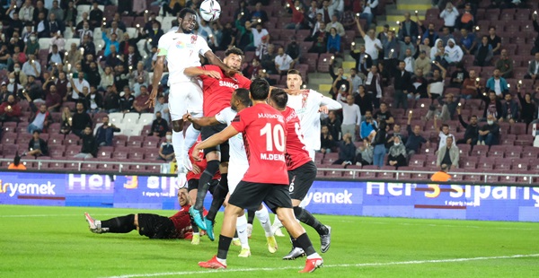 Hatayspor zirveye ortak oldu