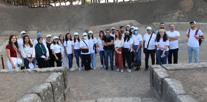 EXPO gönüllüleri Tell Açana Höyüğü’nü ziyaret etti