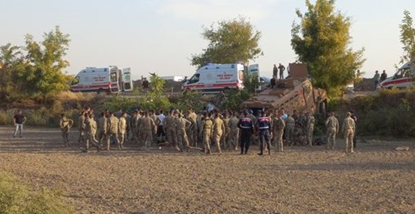 Reyhanlı’da askeri araç kaza yaptı: 7 asker yaralı