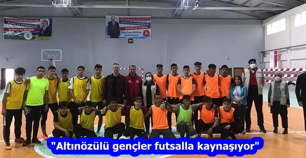 “Altınözülü gençler futsalla kaynaşıyor”