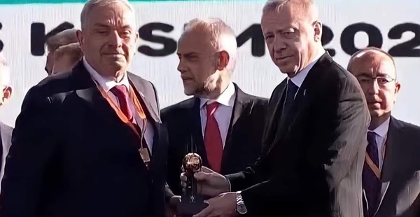 “Cumhurbaşkanı Erdoğan Başkan Yılmaz’ı onurlandırdı”