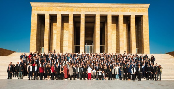 Ali Babacan Anıtkabir’i ziyaret etti