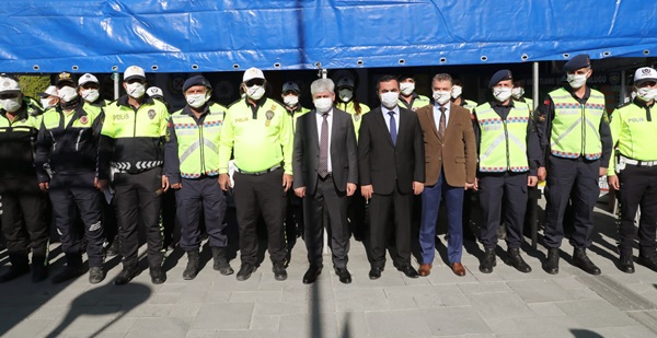 Vali Doğan’ın emniyet kemeri hassasiyeti