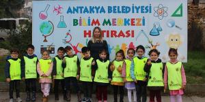 BİLİM MERKEZİ MERAKLI MİNİKLERİ AĞIRLIYOR
