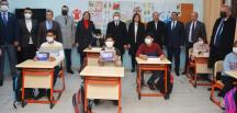 Antakya Belediyesi öğrencilere tablet dağıttı