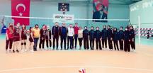 Altınözü’nde “El ele, gönül gönüle” voleybol turnuvası